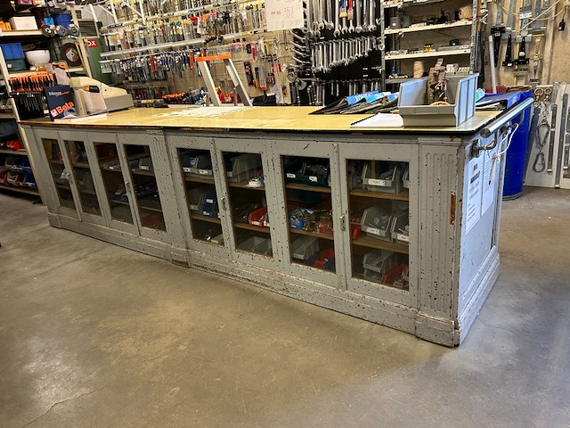 Antieke vitrine toonbank/toog - afbeelding 1 van  10