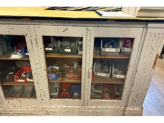 Antieke vitrine toonbank/toog - afbeelding 5 van  10