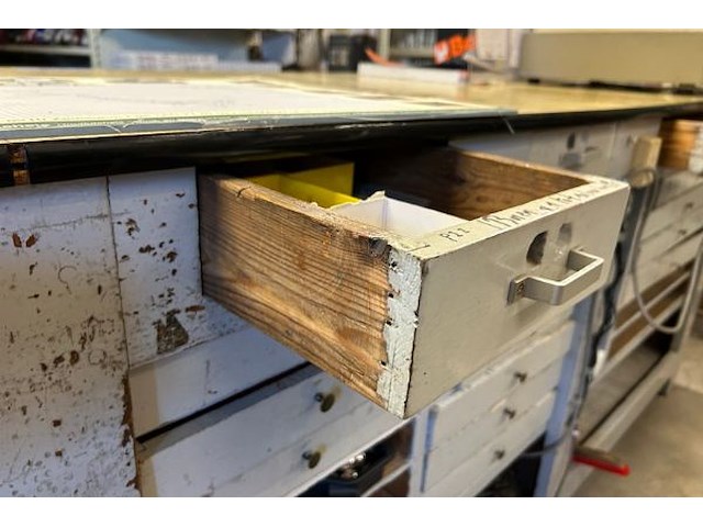 Antieke vitrine toonbank/toog - afbeelding 10 van  10