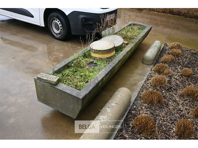 Antieke voederbak - afbeelding 2 van  3