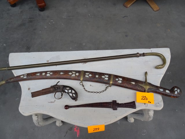 Antieke vuurwapens + zwaarten - afbeelding 4 van  7