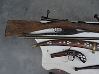 Antieke vuurwapens + zwaarten - afbeelding 6 van  7