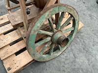 Antieke zandsteen slijpmolen - afbeelding 4 van  4