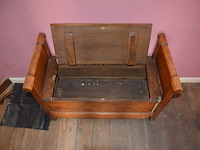 Antieke zitbank met opbergruimte afm. 80x60, oude ladenkast 5 laden marmeren blad afm. 110x90x50, antiek bijzettafeltje 2 laden - afbeelding 2 van  8