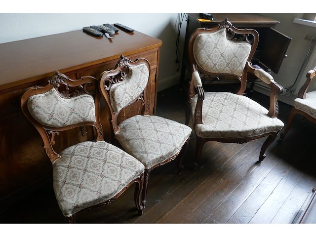 Antieken bank & fauteuils & stoelen in een klassieke rococo stijl - afbeelding 2 van  4