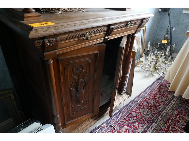 Antieken buffetkast in renaissance stijl met glasramen - afbeelding 3 van  4