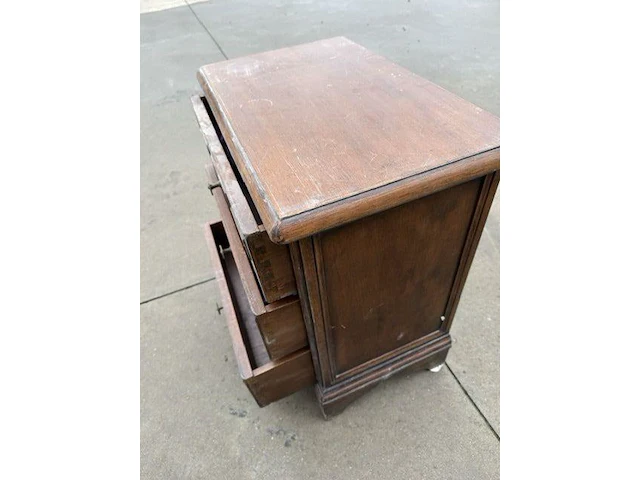 Antieken bureautafel + vintage salontafel - afbeelding 2 van  13
