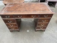 Antieken bureautafel + vintage salontafel - afbeelding 6 van  13
