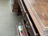 Antieken bureautafel + vintage salontafel - afbeelding 7 van  13