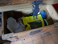 Antieken eikenhouten kist + 2 vintage stoelen - afbeelding 3 van  4