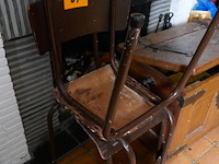 Antieken eikenhouten kist + 2 vintage stoelen - afbeelding 4 van  4