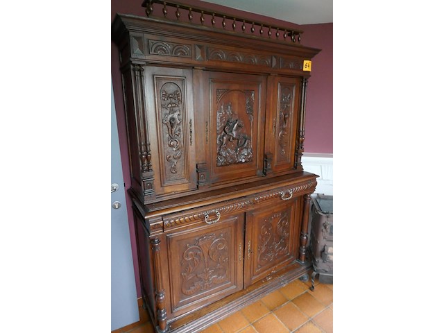 Antieken frans keukenbuffet in eik met houtsnijwerk - afbeelding 1 van  6