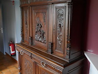 Antieken frans keukenbuffet in eik met houtsnijwerk - afbeelding 2 van  6