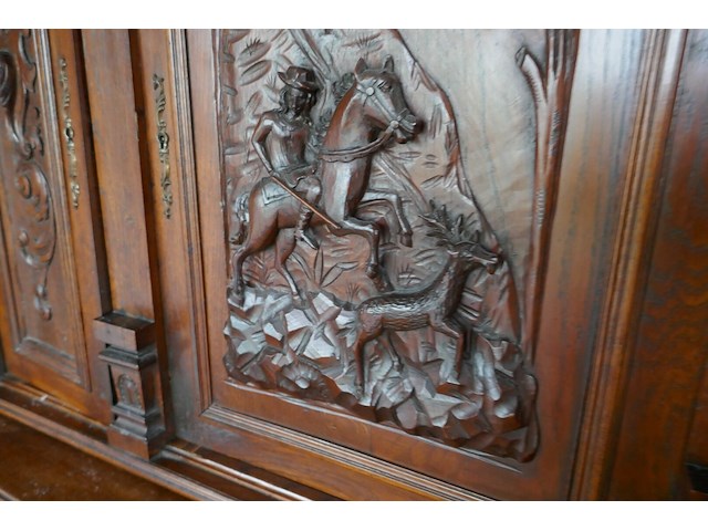 Antieken frans keukenbuffet in eik met houtsnijwerk - afbeelding 4 van  6