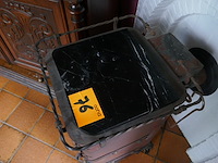 Antieken gietijzeren kachel - afbeelding 3 van  5