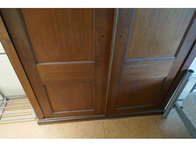 Antieken kast en vintage kast - afbeelding 2 van  3