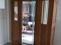 Antieken kledingkast met spiegels - afbeelding 1 van  4