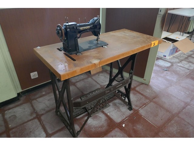 Antieken naaimachine bernina - afbeelding 2 van  4