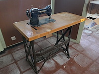 Antieken naaimachine bernina - afbeelding 2 van  4