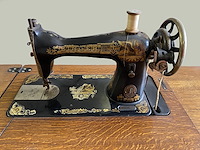 Antieken singer naaimachine - afbeelding 2 van  2