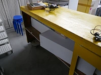 Antieken toonbank, gele kleur - afbeelding 4 van  4