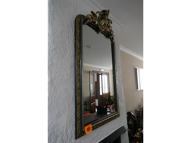 Antieken wandspiegel met rijk versierde lijs - afbeelding 3 van  3