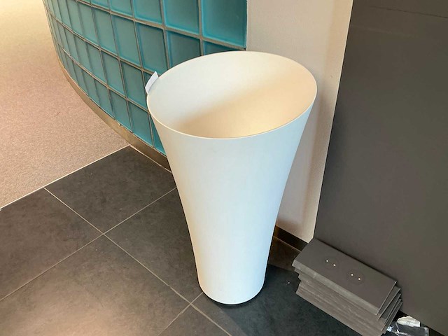 Antoniolupi tuba vrijstaande wastafel - afbeelding 1 van  3