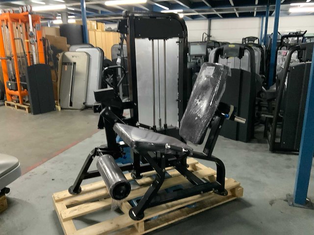 Ap black line leg extension krachtstation - afbeelding 1 van  6