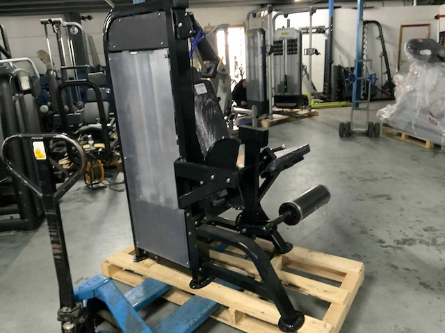 Ap black line leg extension krachtstation - afbeelding 6 van  6