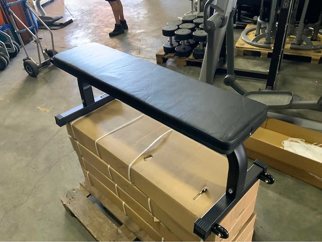 Ap black series flat bench krachtstation - afbeelding 1 van  3