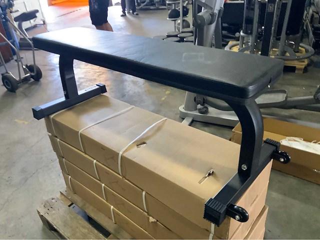 Ap black series flat bench krachtstation - afbeelding 2 van  3