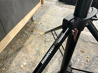 Apature 300d spotlight met statief manfrotto 1004bac - afbeelding 4 van  14