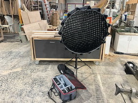 Apature 300d spotlight met statief manfrotto 1004bac - afbeelding 1 van  14