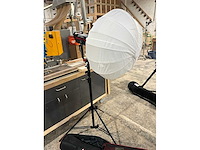 Apature 300d spotlight met statief manfrotto 1004bac - afbeelding 5 van  12