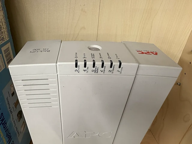 Apc back up - afbeelding 3 van  4