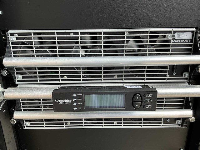 Apc symmetra px,sycf 40kh serverkast met inhoud,intiligence module,power module + 8 x batterij unit model sybtu1-plp enz - afbeelding 5 van  10