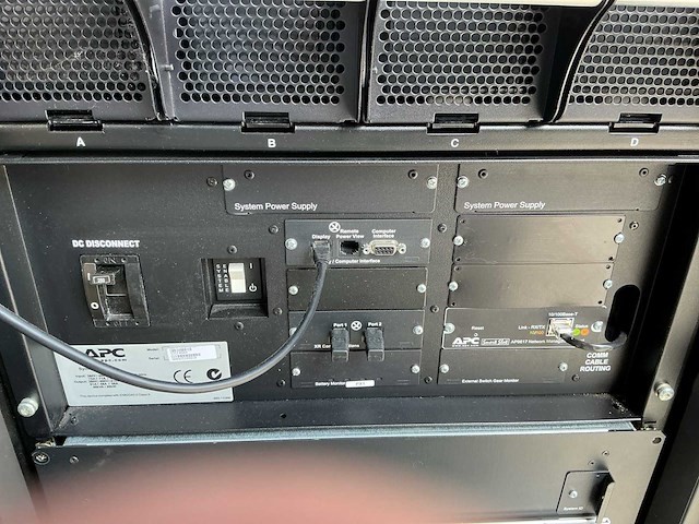 Apc symmetra px,sycf 40kh serverkast met inhoud,intiligence module,power module + 8 x batterij unit model sybtu1-plp enz - afbeelding 7 van  10