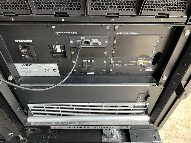 Apc symmetra px,sycf 40kh serverkast met inhoud,intiligence module,power module + 8 x batterij unit model sybtu1-plp enz - afbeelding 8 van  10