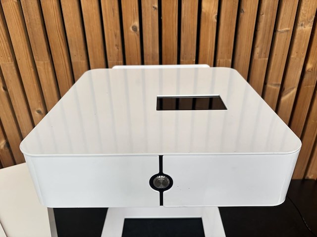 Apic studio - afbeelding 3 van  6