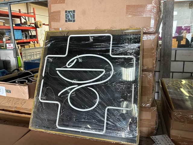Apotheek logo decoratie neon verlichting (3x) - afbeelding 1 van  2