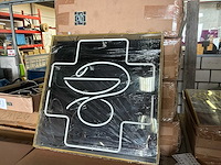 Apotheek logo decoratie neon verlichting (3x) - afbeelding 1 van  2