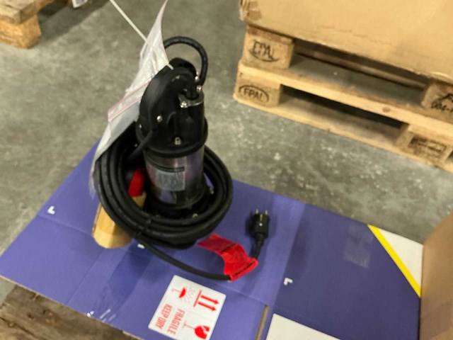 App sv-250a dompelpomp - afbeelding 1 van  4