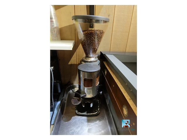 Apparaat met koffiemolen - afbeelding 1 van  9
