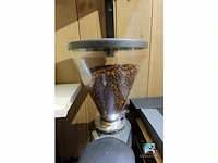 Apparaat met koffiemolen - afbeelding 3 van  9