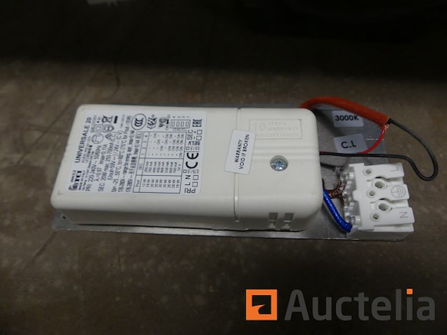 Apparatuur elektrische verschillend, bouwplaats overblijfsel - afbeelding 6 van  16