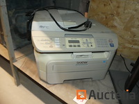 Apparatuur van bureautafel; pc-toren, scherm, toetsenbord, muis, printer - afbeelding 2 van  12