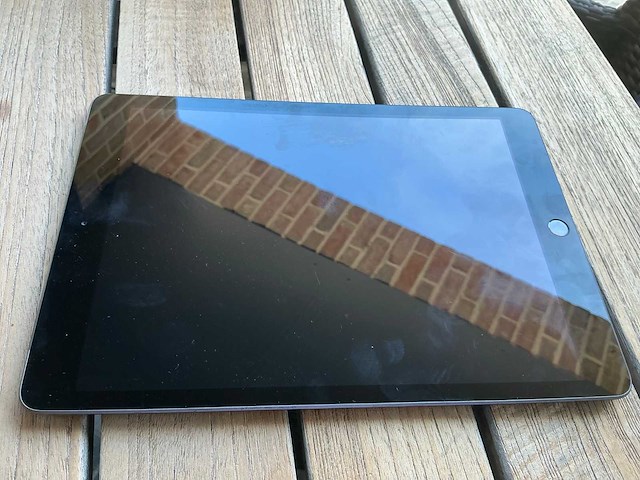 Apple - a2429 - ipad 2020 32gb wifi 4g - tablet - afbeelding 1 van  3