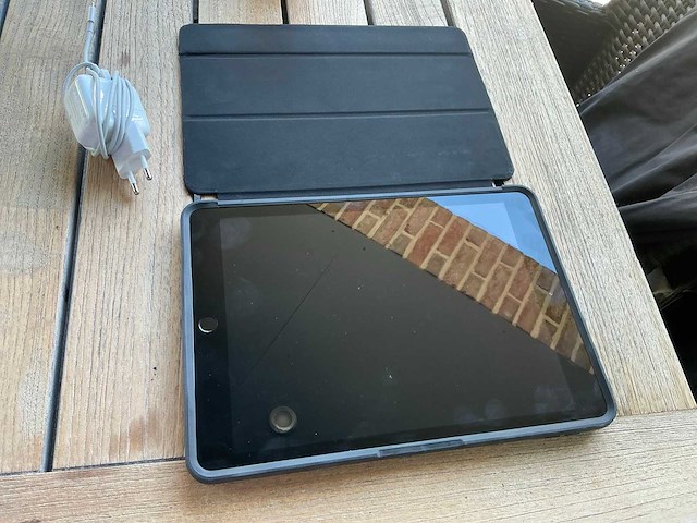 Apple - a2429 - ipad 2020 32gb wifi 4g spacegrijs - tablet - afbeelding 2 van  4