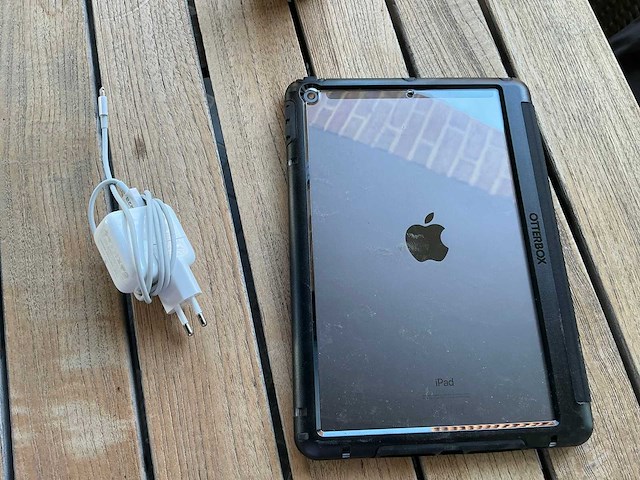 Apple - a2429 - ipad 2020 32gb wifi 4g spacegrijs - tablet - afbeelding 3 van  4