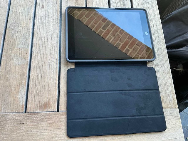 Apple - a2429 - ipad 2020 32gb wifi 4g spacegrijs tablet 10.2” - afbeelding 2 van  4